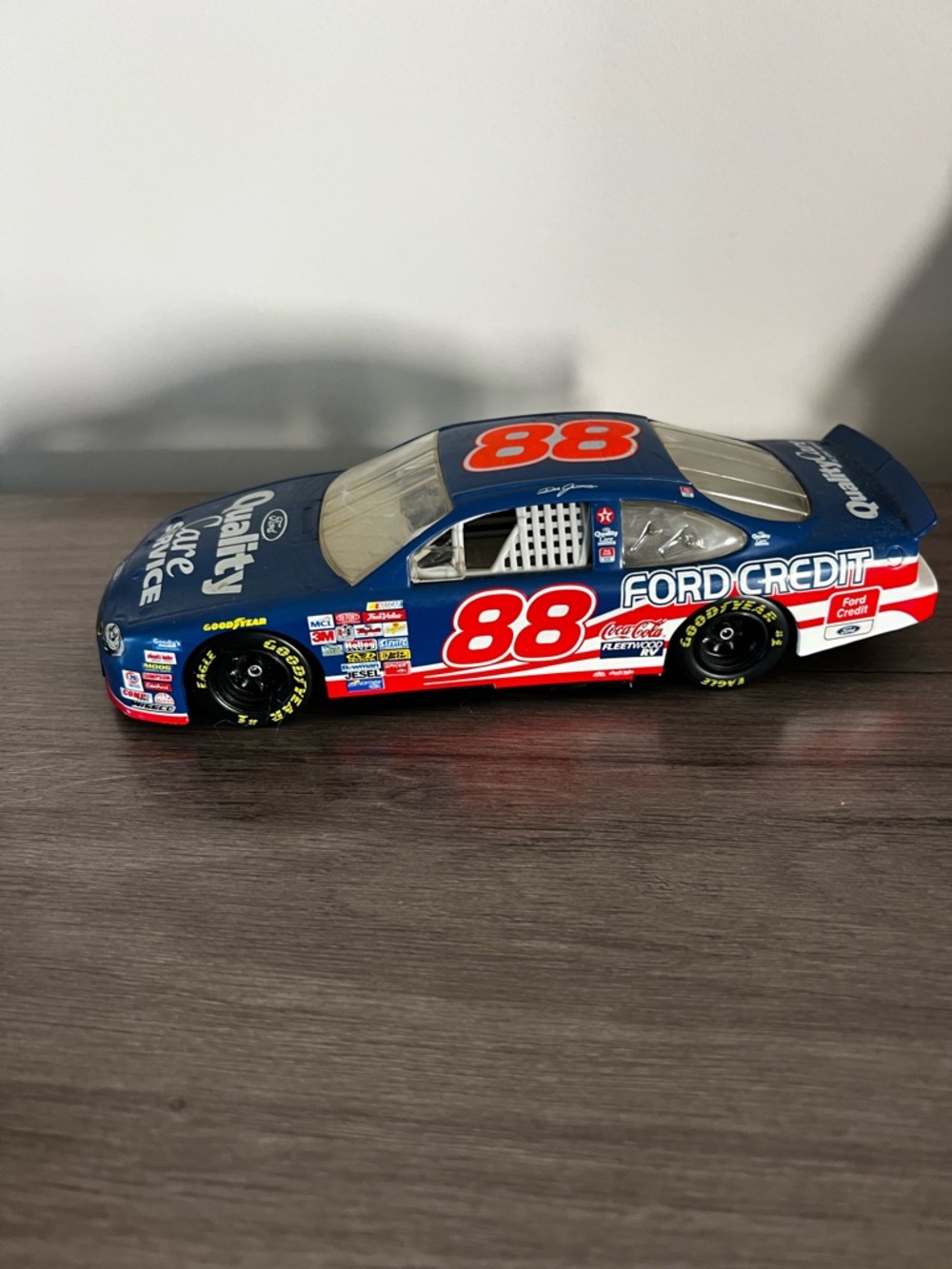 NASCAR #88 Dale Jarrett 1:24 Die-Cast Race Car